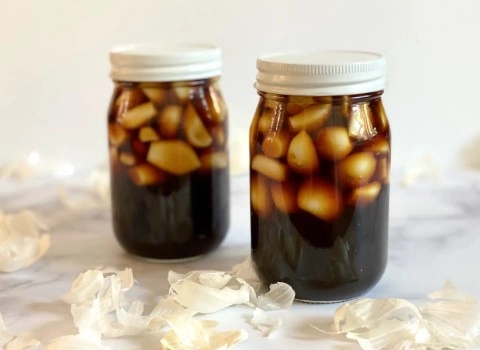 ترشی سیر با رب انار؛ تشکیل شده سرکه شیره انگور