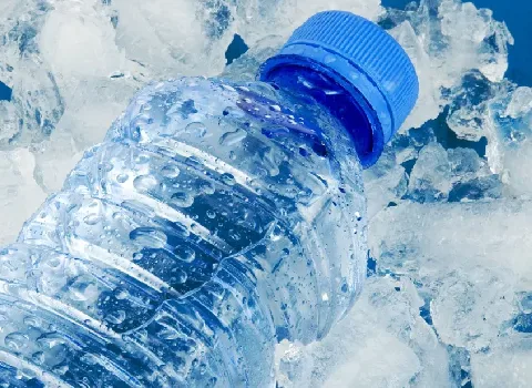 قیمت خرید عمده آب معدنی نیم لیتری ارزان و مناسب