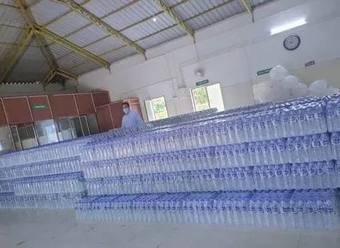 خرید و قیمت آب معدنی بزرگ باکس