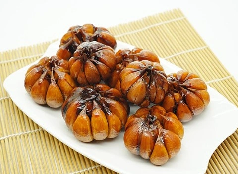 ترشی سیر ۴ساله؛ درمان عفونت التهاب سینوزیت بسته بندی شیشه ای