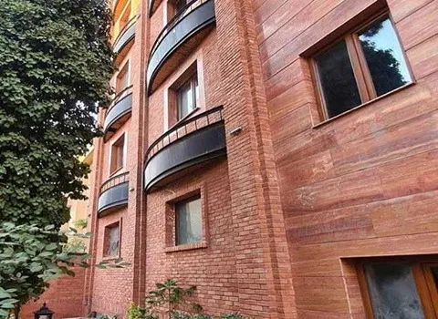 سنگ تراورتن عباس آباد؛ سفید خاکستری دارای وزن سبک برش آسان