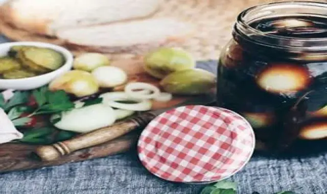 خرید عمده ترشی پیاز محلی با بهترین شرایط