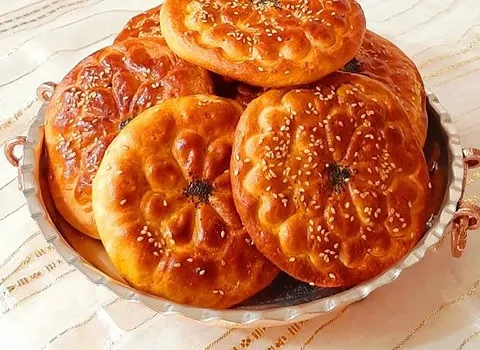 کلوچه محلی بندرعباس؛ طبیعی ارگانیک سرخ شده مناسب میان وعده