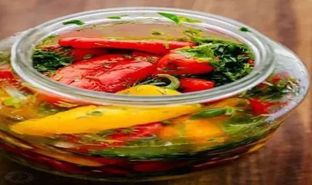 خرید عمده ترشی فلفل رنگی ریز با بهترین شرایط