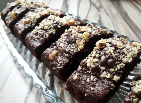 کیک گردویی شکلاتی آشنایی صفر تا صد قیمت خرید عمده