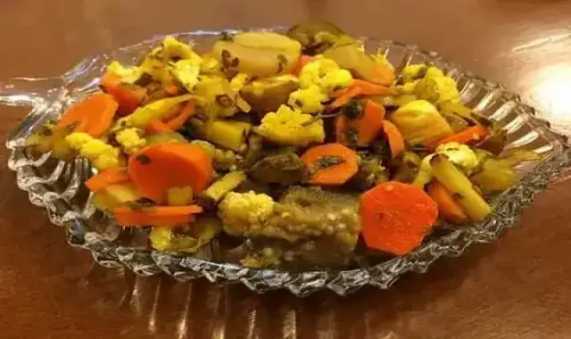 ترشی مخلوط شیرازی خانگی با سرکه سفید کد 59