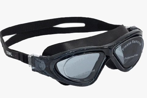 قیمت خرید عینک شنا ضد بخار + مزایا و معایب