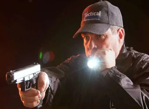 خرید و قیمت چراغ قوه پلیسی قوی