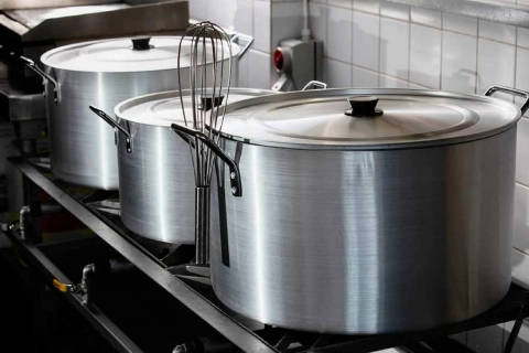 ظروف استیل آشپزخانه؛ کاسه قابلمه قاشق قوری 2 مدل طرح دار ساده