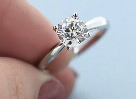 انگشتر نامزدی طلا سفید نگین دار + قیمت