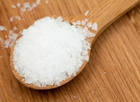 نمک دریا 2 کیلویی؛ سفید حاوی پتاسیم کلسیم آهن salt