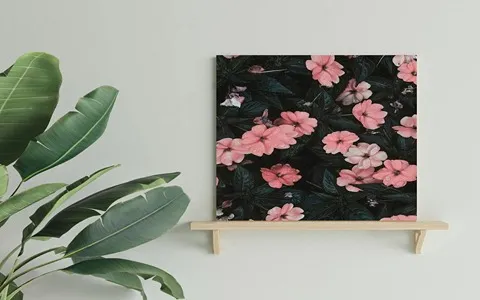 تابلو گل صورتی؛ کاغذ پارچه چوب 2 متریال مداد رنگی شمعی