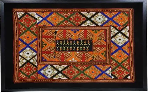 تابلو سوزن دوزی؛ طراحی اصیل سنتی 3 رنگ (قرمز نارنجی سبز)