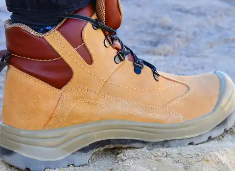 خرید و قیمت کفش ایمنی و لباس کار