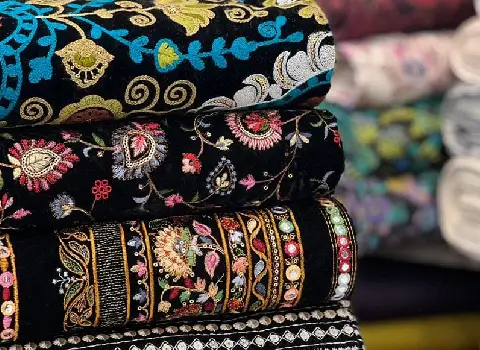 قیمت پارچه مخمل سوزن دوزی شده