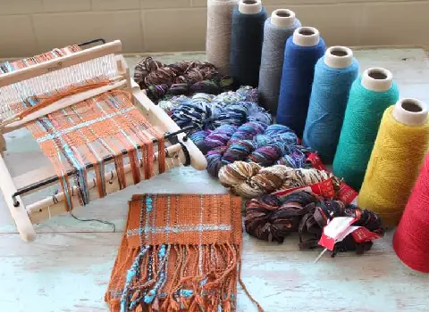 خرید جدیدترین انواع نخ گلیم بافی با قیمت مناسب