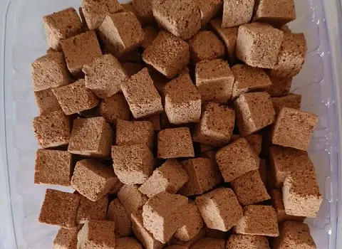 حبه عناب بیرجند؛ طعم زنجبیلی توت سفید دارچینی حاوی فسفر