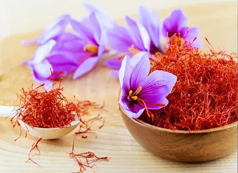 زعفران اصیل ایرانی؛ طبع گرم سلامت قلب ضد افسردگی حاوی سروتونین