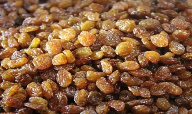 کشمش پلویی درجه 3؛ طلایی قهوه ای سایز مختلف آهن Raisins