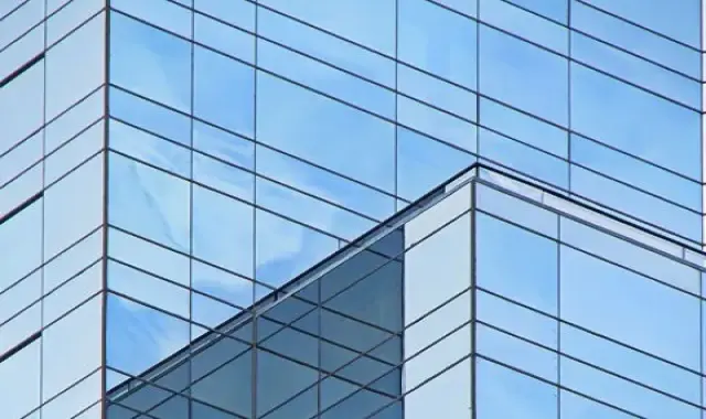 شیشه سکوریت عایق صدا؛ چند لایه صاف یکدست 2 رنگ شفاف دودی