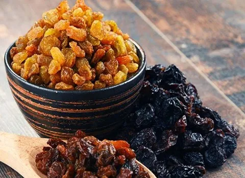 کشمش دزفول؛ رنگ کهربایی آنتی اکسیدان فراوان خوشبو کننده دهان کنترل قند خون