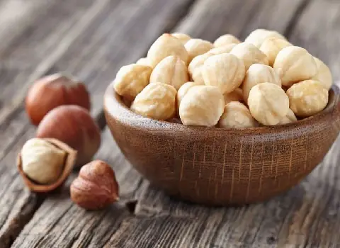 خرید مغز فندق سفید خارجی با قیمت استثنایی