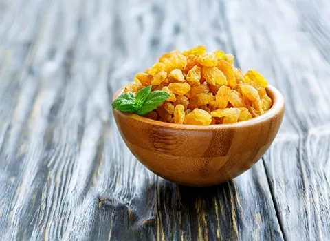 قیمت خرید عمده کشمش انگوری طلایی ارزان و مناسب