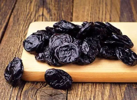 آلو خشک سیاه؛ طبع سرد 2 طعم ترش ملس plum