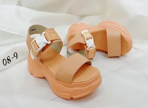 معرفی انواع دمپایی و صندل + قیمت خرید