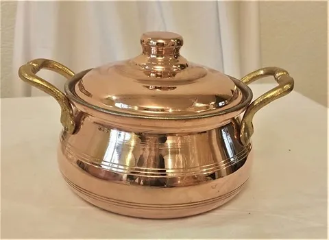 ظروف مسی اصفهان قلم زنی؛ قوری 2 نوع گرد چهارگوش dishes