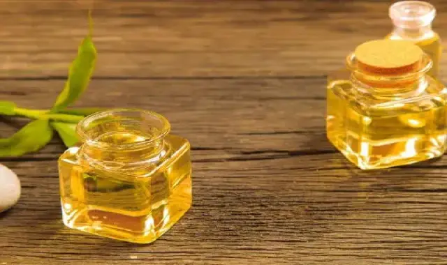 قیمت خرید روغن شتر مرغ اصل + آموزش