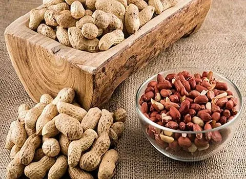 بادام زمینی روکش دار تبریز؛ خشکبار تازه تقویت کننده پوست حاوی ویتامین b1