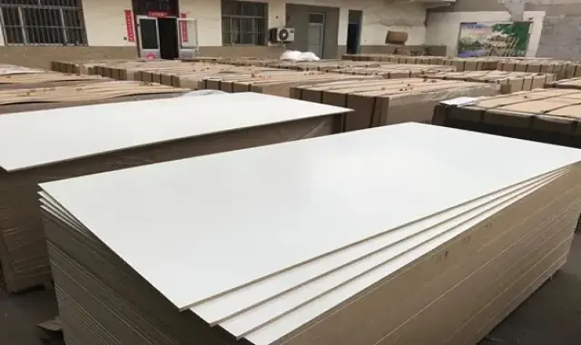 ام دی اف شیراز؛ رنگ سفید نازک ابعاد (122 × 410) ضخامت 6mm