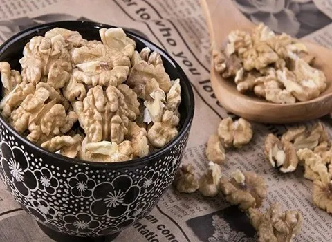 گردو پوست کاغذی دماوند؛ درشت بدون پوسیدگی (عدم خرابی)