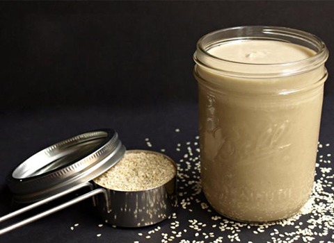 ارده دزفول؛ مایع غلیظ ارگانیک بدون مواد افزودنی طعم شیرین تلخ