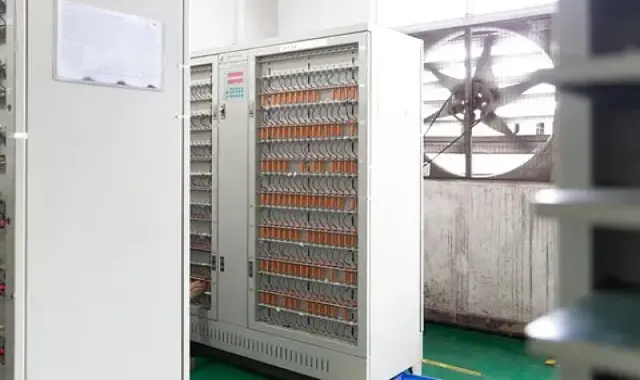 یخچال صنعتی مشهد سرما؛ خنک کننده قوی (ویترینی ایستاده صندوقی)