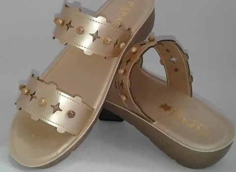 صندل زنانه مجلسی؛ اسپرت زنانه پاشنه دار مجلسی جلوباز سبک