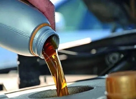 روغن موتور غرب تهران؛ غلیظ خودرو گازوئیلی بنزینی نوع (دیزلی نفتی)
