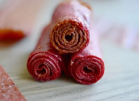 لواشک ترش خانگی؛ آلبالو سنتی 2 رنگ قرمز مشکی بهداشتی پاستوریزه