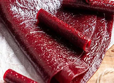 لواشک رولی؛ رشته ای سس انار طعم ترش لذیذ