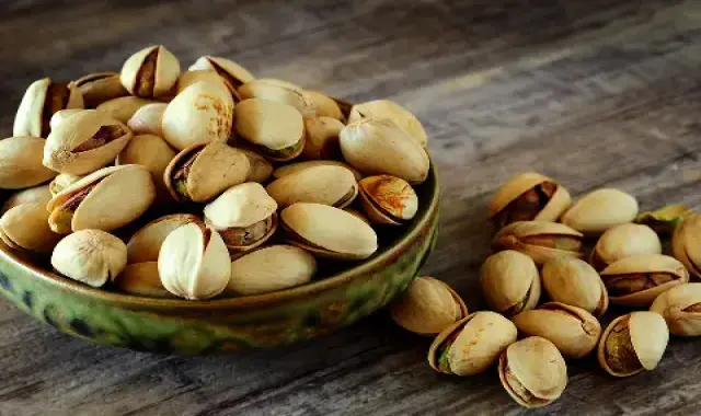 پسته فندقی صادراتی؛ طبع گرم (خام بو داده) فیبر Calcium