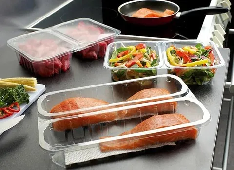 انواع ظروف یکبار مصرف در طرح ها و رنگهای متنوع