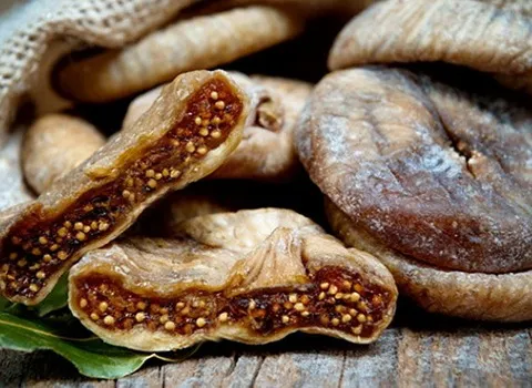 شیوه مصرف انجیر خشک برای گلو درد