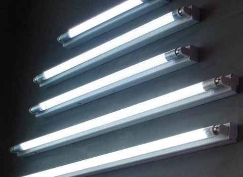 لامپ مهتابی 30 وات؛ پلاستیکی کم مصرف 2 مدل دیواری سقفی