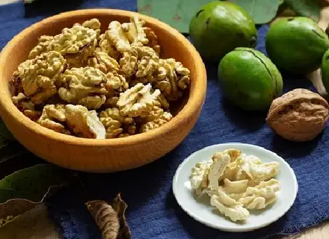 گردو خوشه ای کاغذی؛ پوست نازک خوش طعم تنظیم فشار خون کلسیم Paper