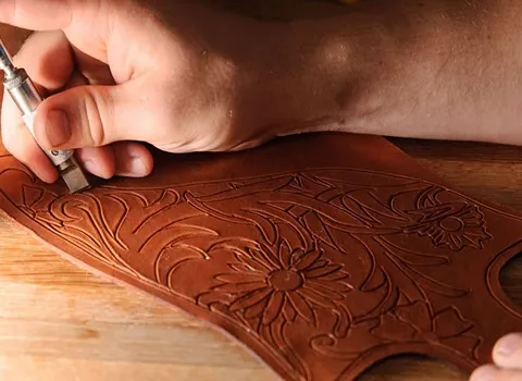 چرم خام حکاکی؛ گاوی شتر بزی کاربرد (کیف کمربند دستبند)