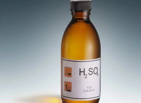 چرم گاوی و بزی؛ سطح بسیار صاف رنگبندی تیره روشن ماندگاری طولانی مدت کاربرد لباس کیف و رومبلی