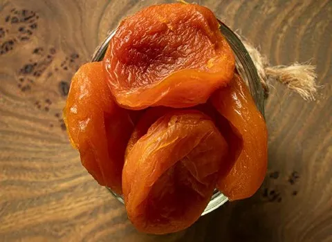 آلو زرد خورشتی؛ بخارا برقانی حاج حسنی حاوی فیبر Vitamin A