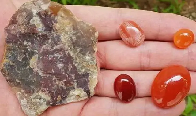 خرید سنگ عقیق یمنی سوسنی با قیمت استثنایی