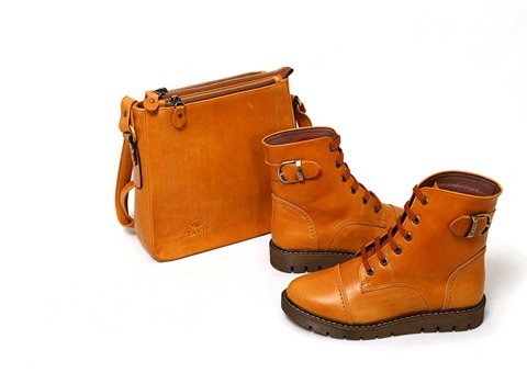 کفش و کیف زنانه؛ چرمی آستر پارچه ای 2 مدل رودوشی دستی